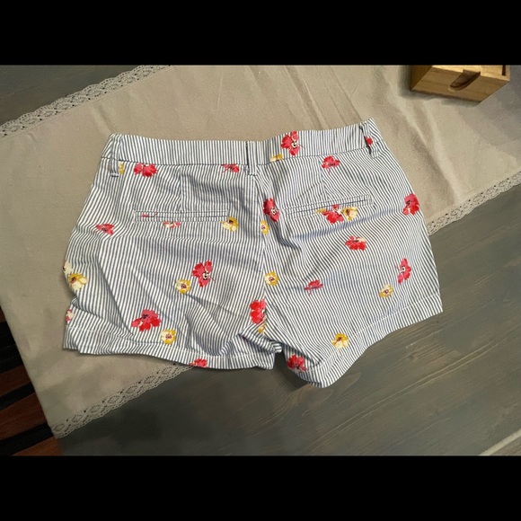 Old Navy Shorts - Picture 2 of 5
